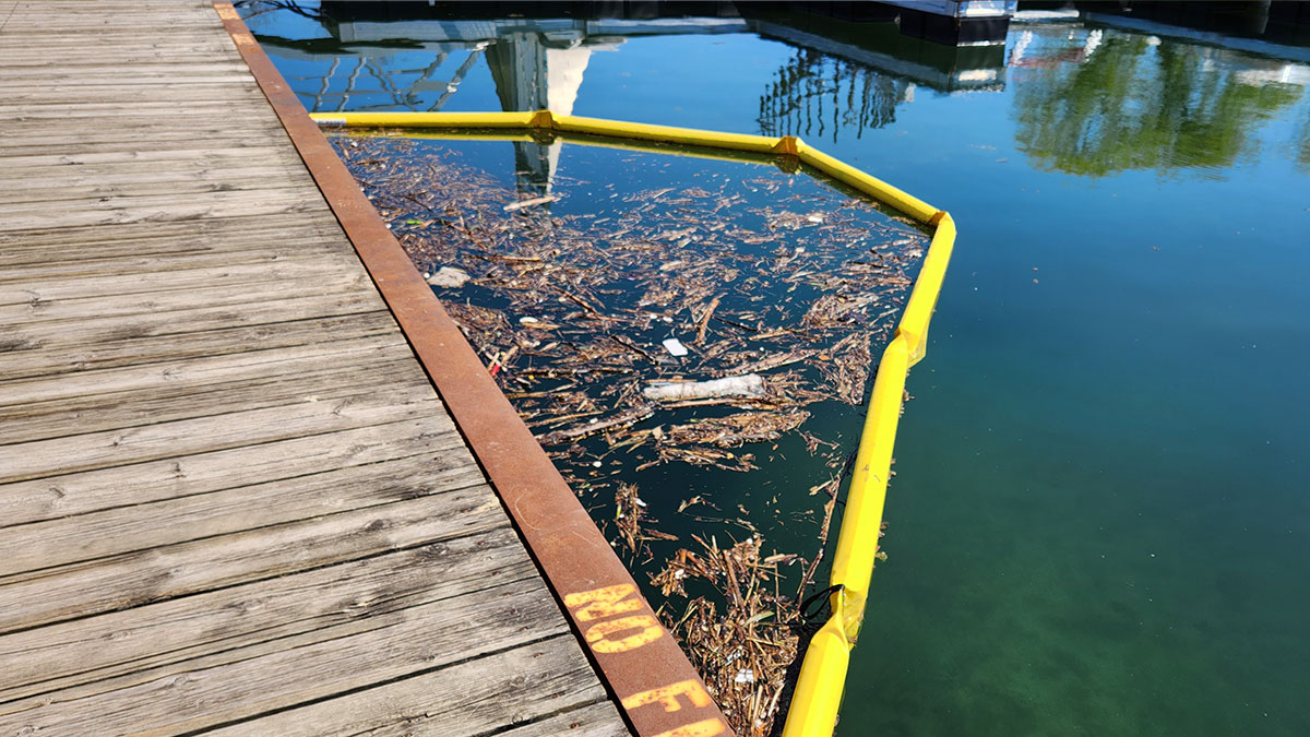 Floating boom at City of Barrie Marina