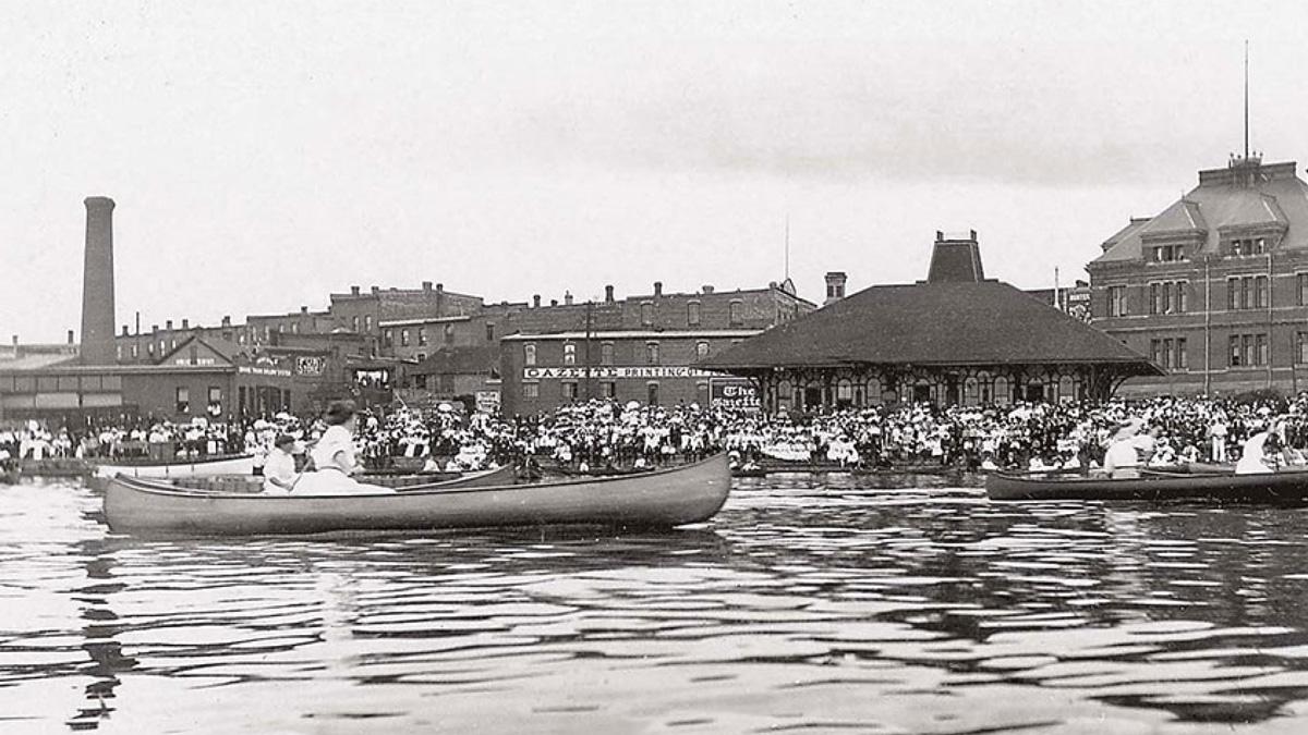 Historical photo from Memorial Square