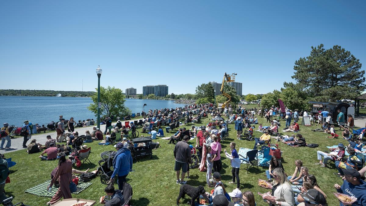 Crowd gathers along the Barrie waterfront