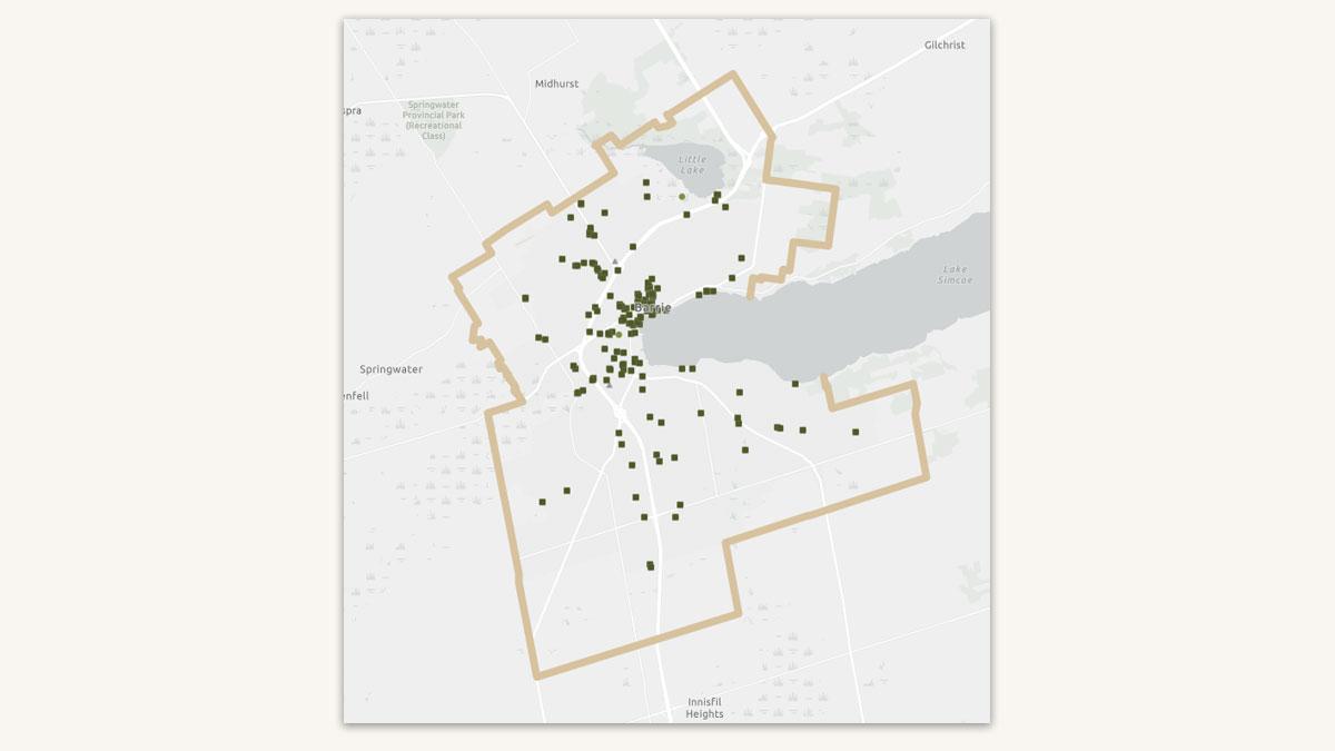 Map with scattered green markers showing the distribution of encampments in Barrie near Kempenfelt Bay.