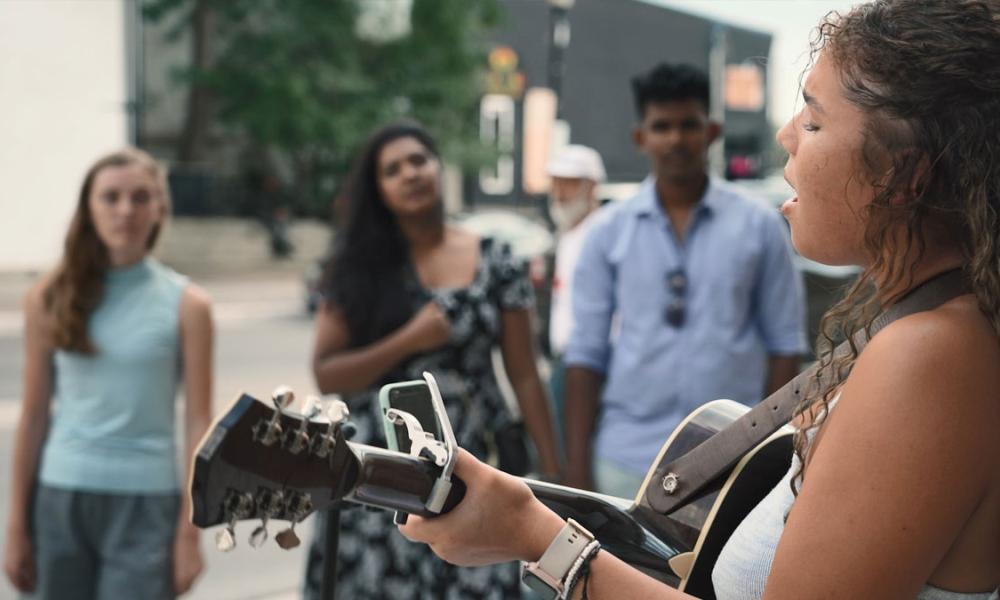 Busker performing in Barrie